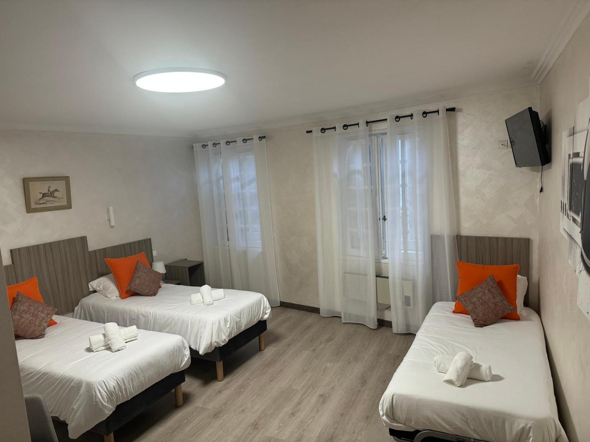 Hotel Le Sully 2*